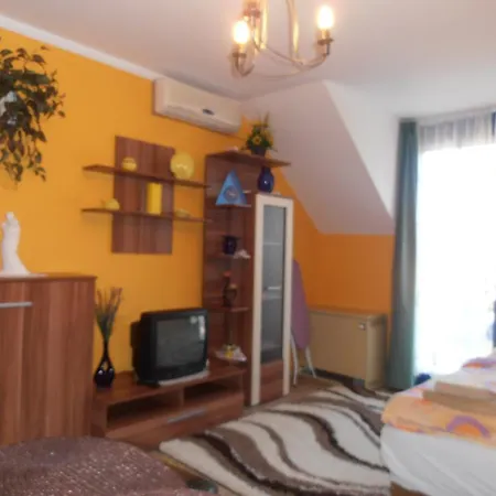 Apartment Norbi Apartman *